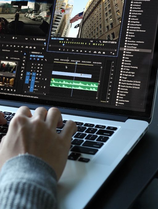MONTEUR AUDIOVISUEL